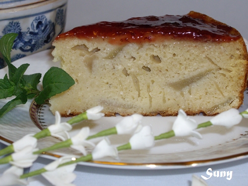 Bizcocho de peras y coco con mermelada de fresa (FC)