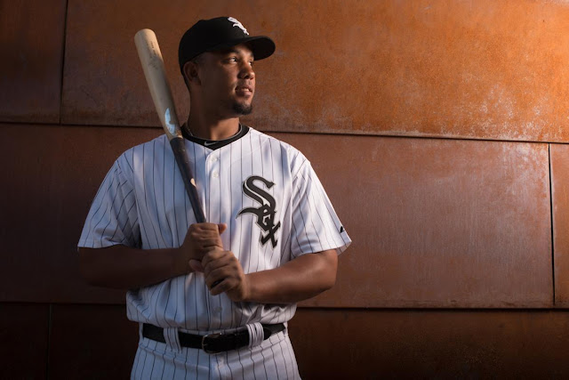 ¿Nos olvidamos de los que quedaron en Cuba? ¿Se convirtió José Abreu en súper estrella tras firmar con la MLB?