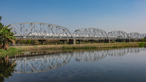 高雄大樹舊鐵橋濕地生態公園百年高屏溪舊鐵橋，戀戀鐵道追火車