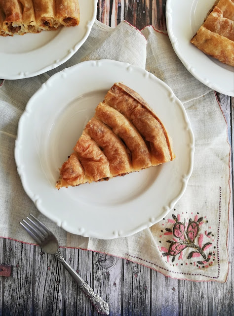 pırasalı kıymalı börek