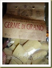 Paccheri con salsa di pomodoro e caciocavallo (0)