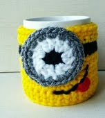 http://www.patronesamigurumi.org/patrones-gratuitos/personajes/cubre-tazas-minion-de-crochet/
