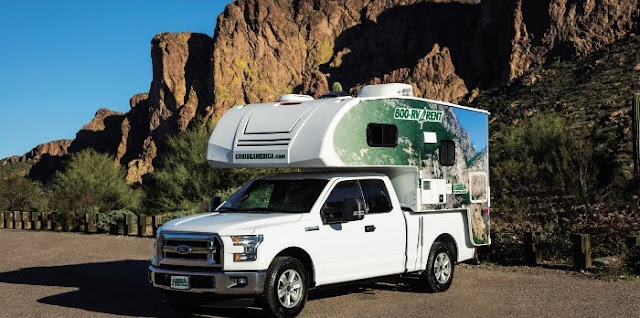 T17 truck camper fra Cruise Canada & Cruise America