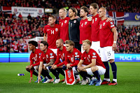 SELECCIÓN DE NORUEGA. Temporada 2023-24. Julian Ryerson, Erling Haaland, Ørjan Nyland, Stefan Strandberg, Sander Berge, Leo Østigård. Oscar Bobb, Patrick Berg, Fredrik Aursnes, Martin Ødegaard, Birger Meling. SELECCIÓN DE NORUEGA 0 🆚 SELECCIÓN DE ESPAÑA 1 Domingo 15/10/2023, 20:45 horas. Eurocopa 2024, fase de clasificación, Grupo A, jornada 8. Oslo, Noruega, Ullevaal Stadium: 25.572 espectadores. GOLES: ⚽0-1: 48’, Gavi.