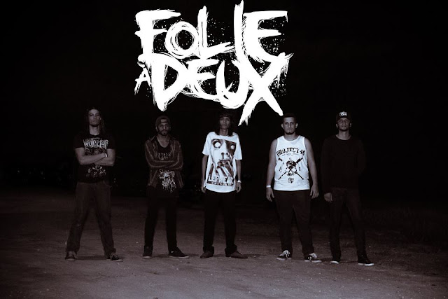 Folie à Deux é uma banda de Metalcore/Post Hardcore, que foi criada em 2014 por cinco amigos da cidade de Rio das Ostras/RJ.
