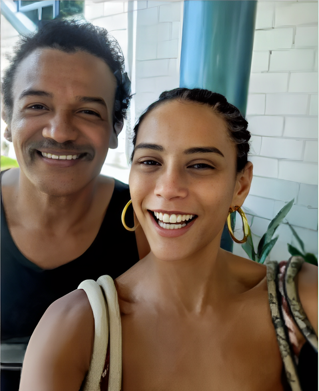 Reencontro de Taís Araújo (Xica da Silva) e Deo Garcez (Mucamo Paulo) nos bastidores da Globo.