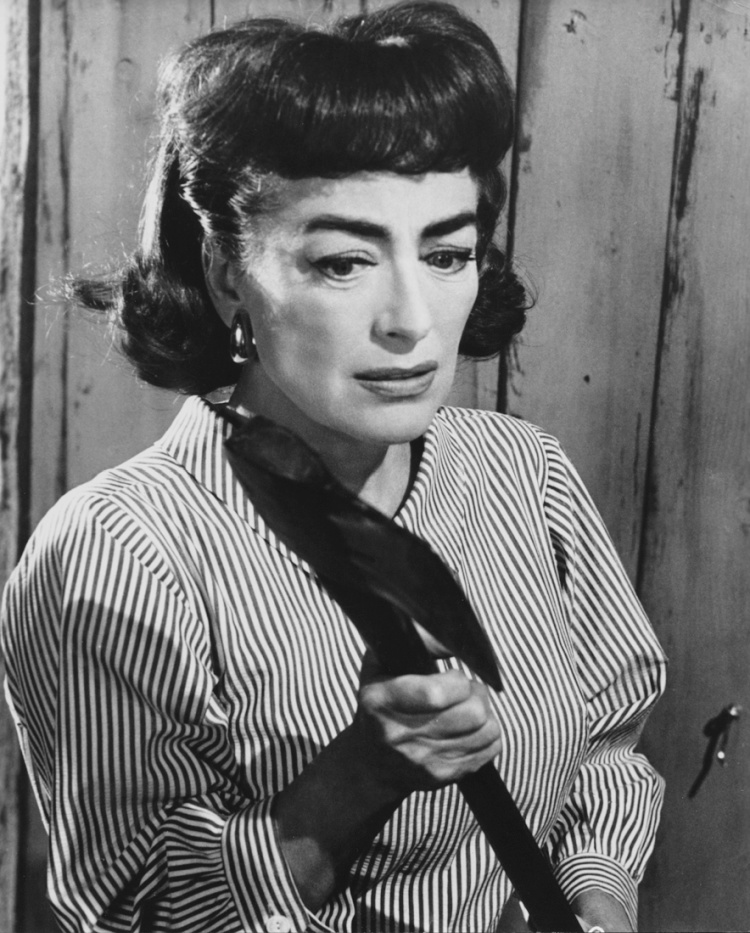 A Vintage Nerd, Classic Film Blog, Vintage Blog, Joan Crawford, Joan Crawford Films, Strait-Jacket (1964)