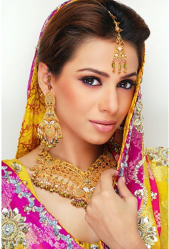 Bride Dress on These Are The Different Pakistani Bridal Dresses These Dresses Are