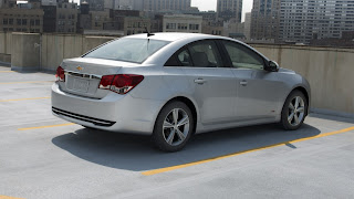 Visão lateral Novo Chevrolet Cruze 2013