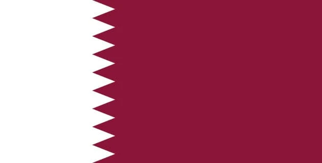 العلم الوطني لدولة قطر له لون عنابي يخترقه لون أبيض، وبه تسعة رؤوس تنفذ في الجزء العنابي اللون