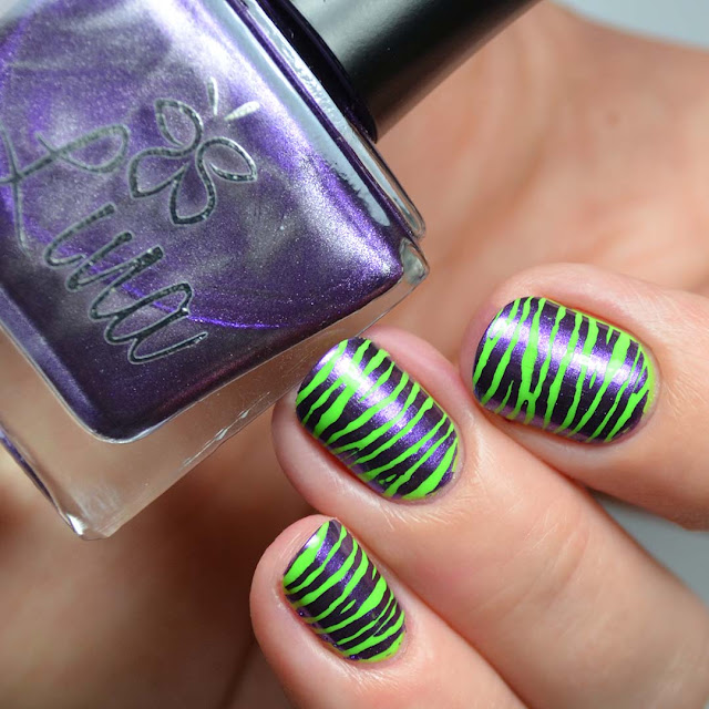 zebra print nail art