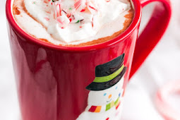 HOMEMADE PEPPERMINT VODKA HOT CHOCOLATE