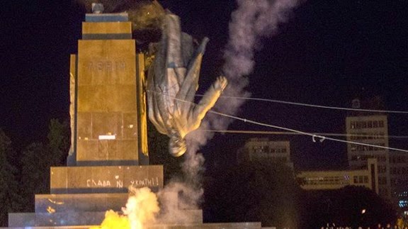 lenin_statue b_ k‚o __ _ Ukraina