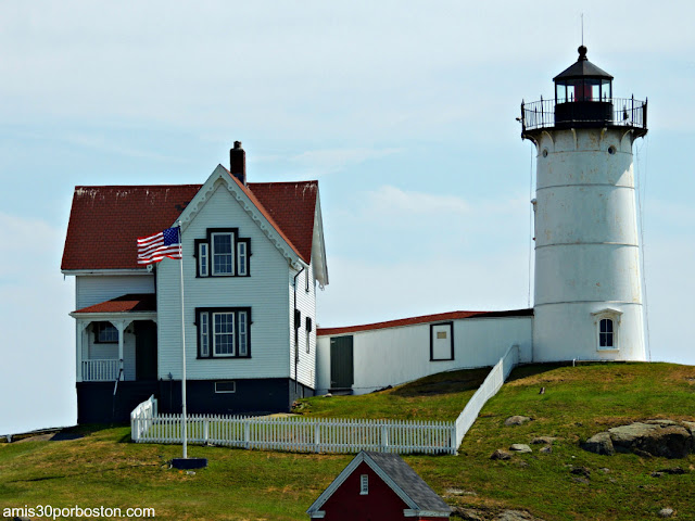 Cape Neddick: Nubble Lighthouse