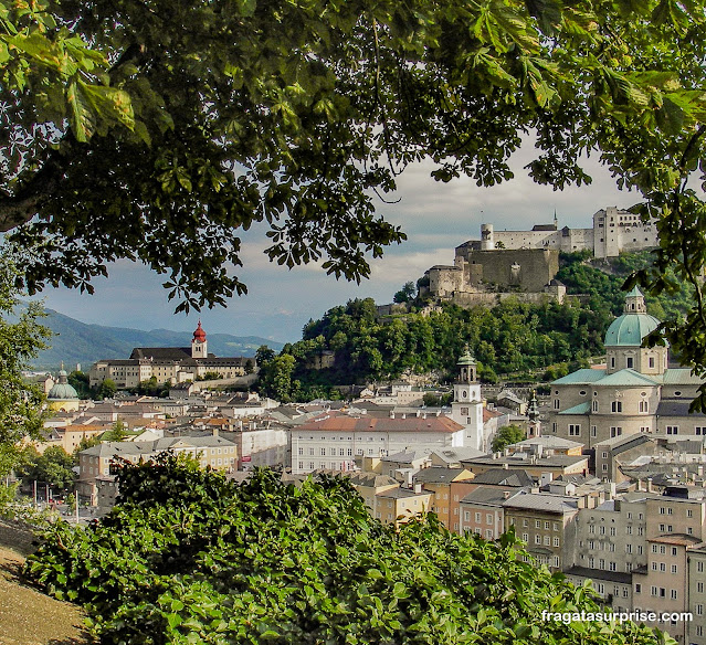 A Abadia de Nonnberg e o Castelo de Salzburgo, Áustria