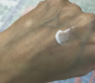 Texture of Three Aiming Cream