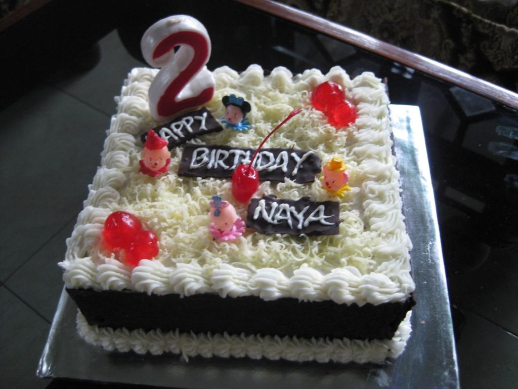 coretan dhyanz birthday  cake nya naya