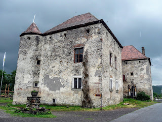 Замок Сент-Миклош. Памятник истории и архитектуры