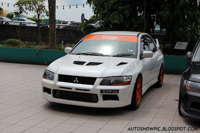 Mitsubishi Lancer Evolution 7 White