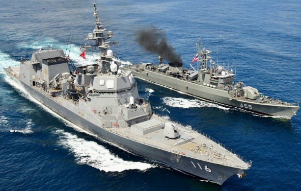 Japanese Navy Akizuki Class That China's Submarine Fleet Really Fears