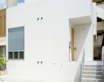 Japanese Minimalist Townhouse Design 