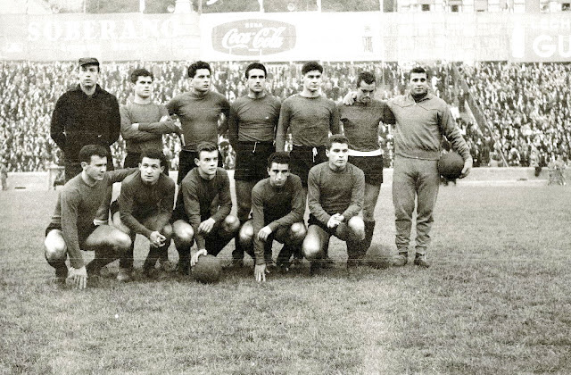 📸REAL VALLADOLID DEPORTIVO 📆23 octubre 1960 ⬆️Estrems, Ramírez, Solé, Lesmes II, García Verdugo, Endériz y Zumalabe (portero suplente). ⬇️Mirlo, Macario, Zaldúa, Morollón, y Joselín. REAL SOCIEDAD DE FÚTBOL 0 🆚 REAL VALLADOLID DEPORTIVO 0. Domingo 23/10/1960, 16:15 horas. Campeonato de Liga de 1ª División, jornada 7. San Sebastián, Guipúzcoa, estadio de Atocha. GOLES: ⚽No hubo.