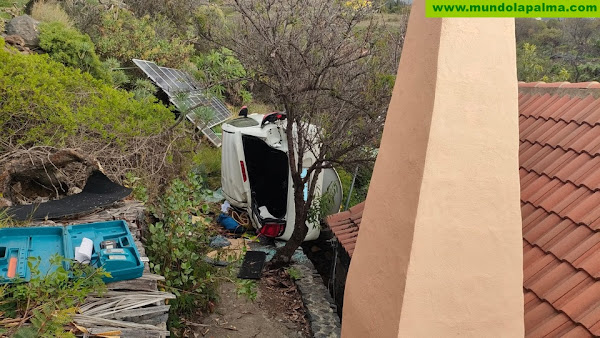 Accidente de un vehículo en Tijarafe