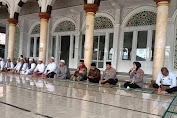 Jumat Curhat, Kapolres Karawang di Masjid As-Shodiqin Rawamerta