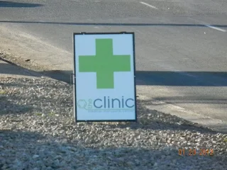 streetside marijuana dispensary advertisemet in Colorado