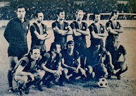 F. C. BARCELONA - Barcelona, España - Temporada 1974-75 - Sadurní, Rifé, Torres, Gallego, De la Cruz y Costas; Clares, Asensi, Johann Cruyff, Sotil y Marcial - SELECCIÓN DE PARÍS 1 (Bianchi) F. C. BARCELONA 5 (Cruyff2, Marcial 2, Heredia) - 09/10/1974 - Partido amistoso - París, Francia, Stade du Parc des Princes