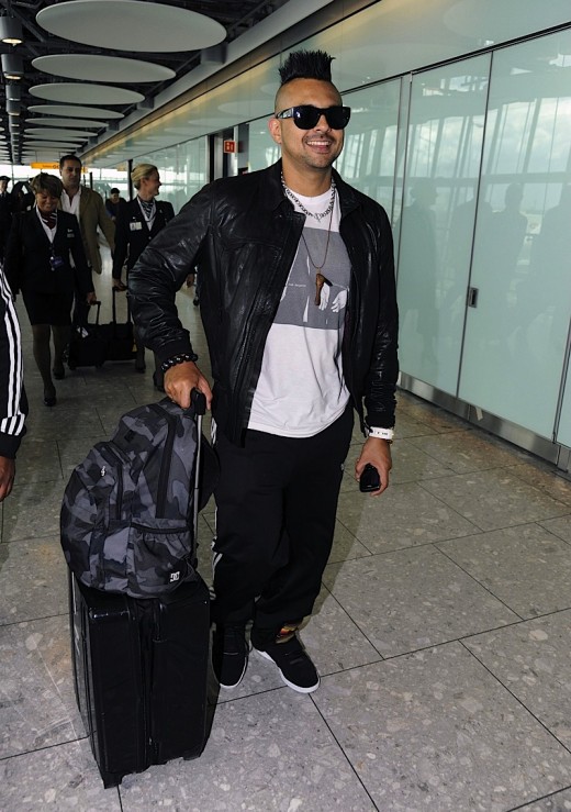 Sean Paul Arrives At Heathrow Airport » Gossip