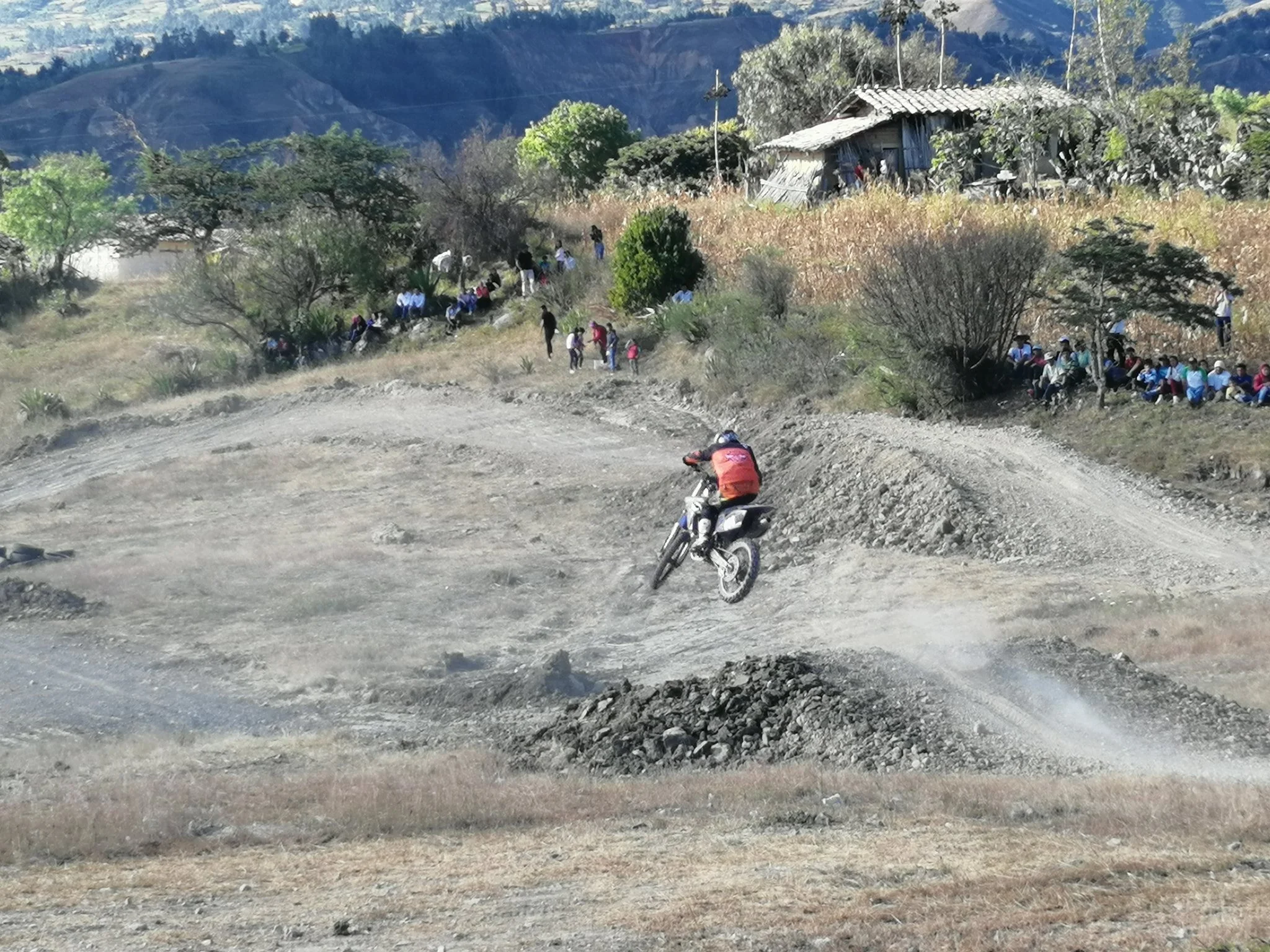 Vallicopampa y su Santo Patrón San Juan Bautista estrenan por primera vez su circuito de MotoCross, con una espectacular competencia donde participarán experimentados en este tipo de deportes, como también aficionados así que están invitados a participar y presenciar esta espectacular actividad iniciamos a las 12:00am de la mañana el día lunes 24 de junio. El circuito será a espalda de la casa del Sr. Alejandro Vasquez, entre el cruce carretera Ichocan - San marcos.