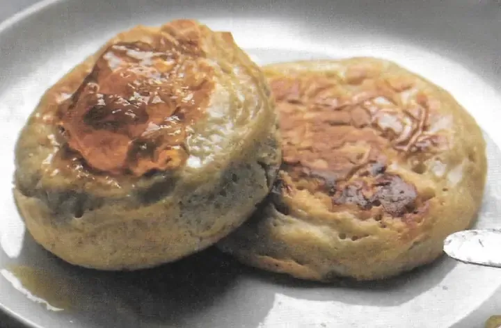 Crumpet con confettura di cachi