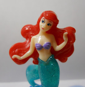 figurita miniatura de la sirenita Ariel
