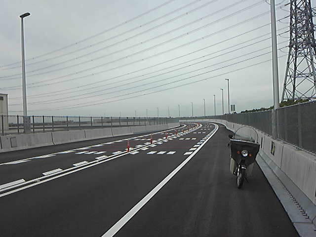 実用太郎のブログ 三重県四日市 いなばポートライン開通 原付は通れる