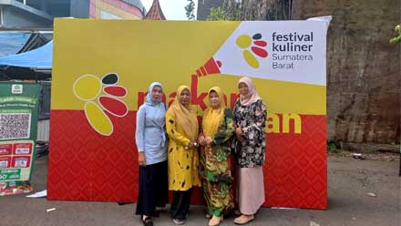 PKK Pasbar Hadiri Final Lomba dan Festival Kuliner Sumatera Barat