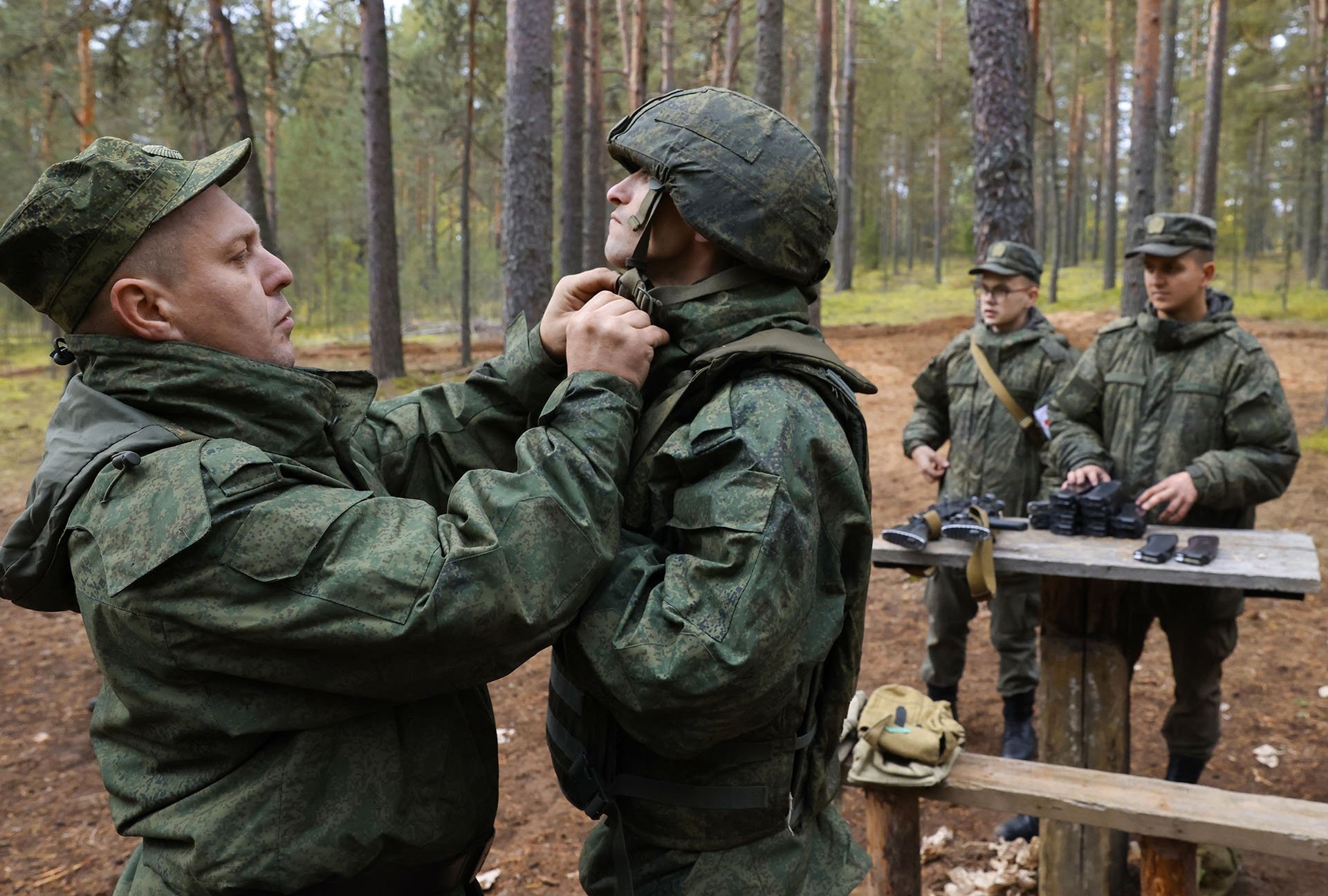 Контракт до конца сво. Военные контрактники. Военнослужащие России. Солдаты мобилизация. Контрактники в Российской армии.