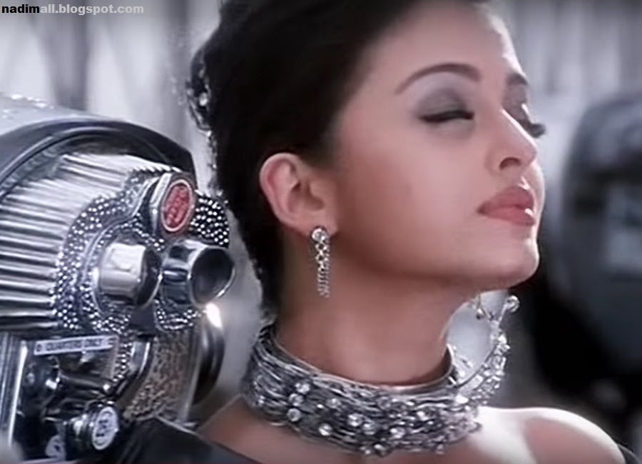 Aishwarya Rai Hot 1998