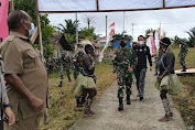 Kedatangan Pangdam Kodam XVII/Cenderawasih Di Lokasi TMMD Distrik Kawagit Di Sambut Dengan Tarian Adat