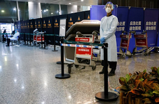 Nucleic acid test is abnormal Guangzhou Baiyun Airport cancels more than 1,100 flights  On April 28, Guangzhou Baiyun International Airport issued a notice saying that because some employees at the airport found abnormalities in the routine nucleic acid test a few days ago, "some domestic passenger flight plans will be adjusted from now on." Up to now, more than 1,100 flights have been cancelled at Guangzhou Baiyun Airport.  The reporter first called the Mandarin service hotline of Baiyun Airport on April 28 to try to understand the relevant details . However, due to too many calls to Baiyun Airport, the call went unanswered for a long time. The reporter then called the airport's Cantonese service hotline and waited for more than ten minutes before the operator answered.  On the phone, the operator told the reporter: " Baiyun Airport is operating normally now, and you can enter the North Terminal. Just follow the order and the staff's requirements to enter the terminal. "  Baiyun Airport has two terminals, South and North, namely Terminals T1 and T2 . However, when the reporter inquired about the flight situation of the T2 terminal, which was called " North Terminal " by the staff , it was found that the planes entering and leaving the port from the T2 terminal have also been cancelled in large numbers. In addition, international flights at Baiyun Airport were also cancelled.  The operator told reporters that the question of whether each flight is canceled depends on the attitude of the airline. She said: " It depends on the airline whether it can fly normally or not. It depends on the airline's requirements. "  Although Baiyun Airport announced on the afternoon of April 28 , East Eight District time , that it has gradually resumed operation of some domestic flights, and sampling and disinfection of T1 and T2 terminals have been carried out. However, at 1:00 a.m. on April 29 , the reporter checked the information of inbound and outbound flights at Baiyun Airport and found that 1,144 flights had been cancelled, only 48 flights had been executed, and 5 flights were to be executed . That is to say, there are less than 5% of flights that are normally executed .  Since April 28 , the seven districts of Guangzhou Baiyun, Huadu , Yuexiu, Haizhu, Tianhe, Huangpu, and Panyu have launched nucleic acid testing for all staff. And in fourIn the first ten days of this month, Guangzhou has launched nucleic acid testing for all employees in various districts.  Xiaowei, a Guangzhou resident, told reporters that he felt that the test was very disturbing to the people at the time. He said: " Many places have even increased the code to three inspections every seven days. Of course, these frequent nucleic acid tests are very inconvenient for us. Whether doing business or working outside, it will waste a lot of time and energy. Long queues and long waits have a great impact on our lives. But everyone cooperates and is even fortunate, because there is no such thing as Shanghai that does not allow even food to be bought. ”  Xiaowei said that he thought that as the May Day holiday approached, people could go on vacation, but now that the nucleic acid testing of all staff has been carried out again, he is very disappointed. He said: " I thought it was a holiday on May 1st, and I could finally go out to play. Now I'm here again, and I have to test at the airport. Everyone around me is speechless. "     Iftar party protest in BHU, VC's effigy burnt, administration said - will continue even further After the pictures of the Iftar party surfaced, a group of students burnt the effigy outside the Vice Chancellor's residence.  Anger was witnessed among students after Vice Chancellor Professor Sudhir Kumar Jain attended an Iftar party on April 27 at the Women's College (MMV) of Banaras Hindu University (BHU) in Varanasi, the Prime Minister's parliamentary constituency . In protest, the students burnt the effigy in front of the Vice-Chancellor's residence. After this the atmosphere in Banaras Hindu University has become tense. The students warned that if the Vice Chancellor has to attend Roza Iftar, then he should go to Aligarh Muslim University or Jamia Millia Islamia.  What is the whole matter? After the pictures of the Iftar party held at BHU's MMV surfaced, a group of students reached outside the Vice-Chancellor's residence to burn the effigy. During this, the students started shouting slogans. He said that former VC Girish Chand Tripathi had started the tradition of Falahar during Navratri during his tenure, but by ending that tradition, a new tradition of Iftar is being started.  Students said that an iftar party was organized at the Mahila Mahavidyalaya of Banaras Hindu University. In the official invitation letter of BHU, it was said to celebrate Iftar party in the traditional way. This Iftar party was organized at 6 pm on 27th April, in which other officials of the university including the Vice Chancellor also participated.  As soon as this news was received, the students lodged their protest. Students have warned of agitation on the same issue in future as well.  'Deliberate iftar party' BHU research students Ashirwad Dubey and Patanjali Pandey told that iftar party was never organized in Banaras Hindu University before. The Women's College was chosen for the event, so that the students could not go to the Women's College to protest. This is a wrong tradition being created, which the students will oppose.  'Ganga-Jamuni Tehzeeb of the country' - Chief Proctor Chief Proctor of Banaras Hindu University VC Kapri said that thousands of students of different religions study here. He said, "In such a situation, instead of provoking any particular religion, Roza Iftar party was organized to promote Ganga-Jamuni tehzeeb in the holy month of Ramzan. We do not have any kind of sorrow. Rather our university, The teaching and non-teaching staff here will work to take this forward.  "The university administration wants to make it clear that no one has any right to make false statements about one's religion. The university administration will continue to cooperate in such works in the future as well." chief proctor The Chief Proctor said that the process of identifying the students who tried to burn the effigy of the Vice-Chancellor, is underway and seeking answers. A decision will be taken only after the reply is received.