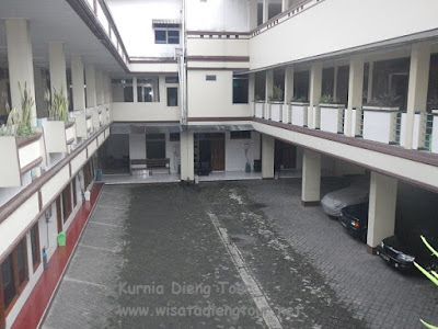 Area Parkir Hotel sri kencono Wonosobo