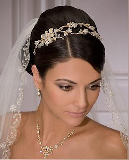 wedding veils and tiaras for short hair