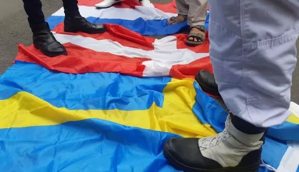 Baru Juga Datang, Massa 212 Langsung 'Nge-ruqyah' Kedubes Swedia Sembari Injak-injak Bendera