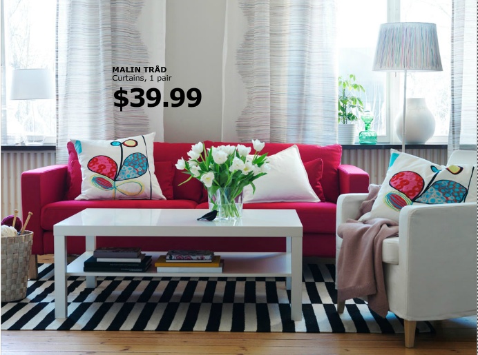 Oronovelo: Red Couch Living Room Inspiration