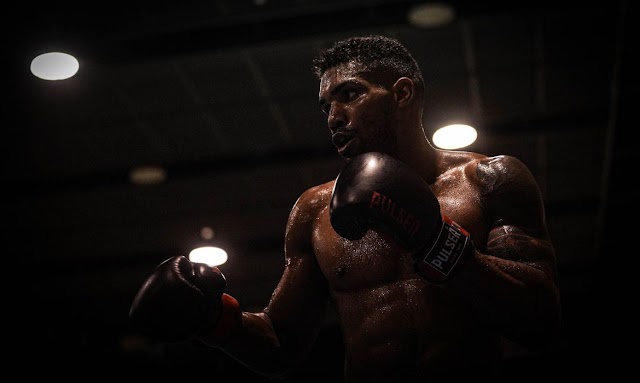 Tóquio: Abner Teixeira vence e avança às quartas de final no boxe