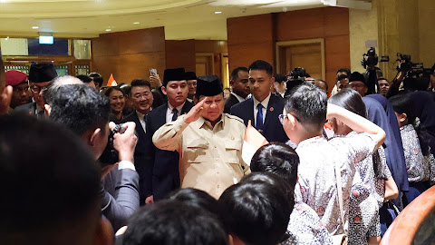 Siswa SIS Sambut Meriah Kedatangan Prabowo di Singapura