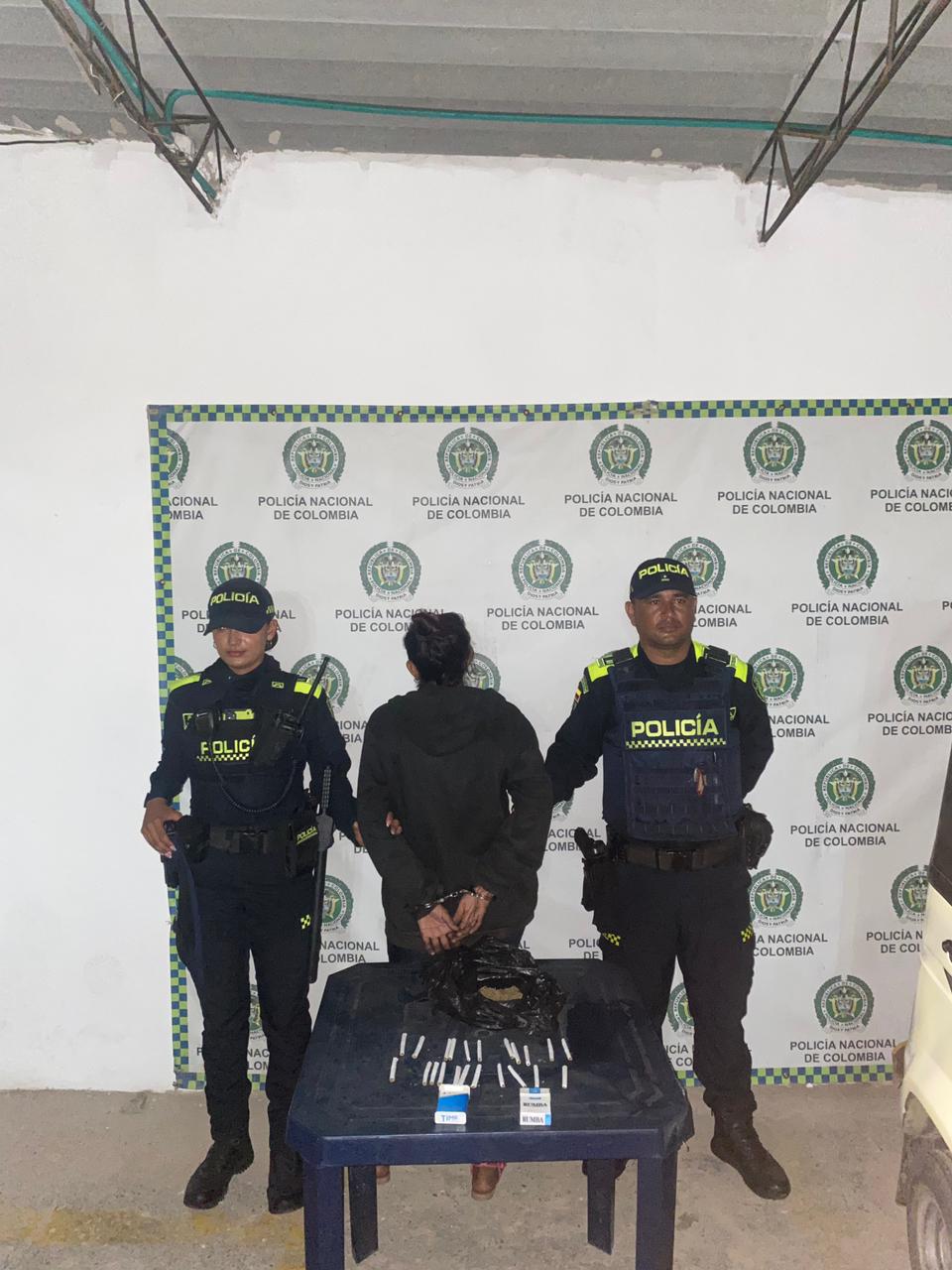 https://www.notasrosas.com/ Por el Delito de Tráfico de Estupefacientes es capturada una mujer en Maicao