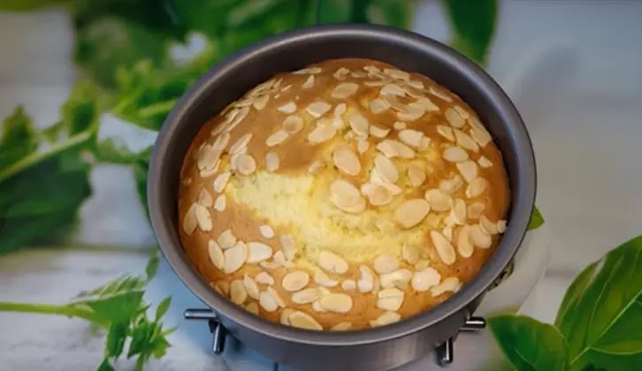 Almond cake lezatto