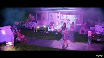 Butera ini adalah penyanyi nusik Pop yang sedang boomin Lirik 7 Rings, Lagu Ariana Grande yang Penuh Makna Persahabatan