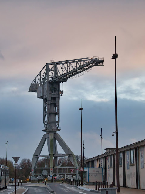 jiemve, la grue grise TITAN à Nantes